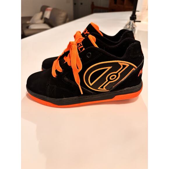 Heelys Skate Shoes Black & Neon Orange Size YTH 5 unisex With Wheels - Picture 7 of 9